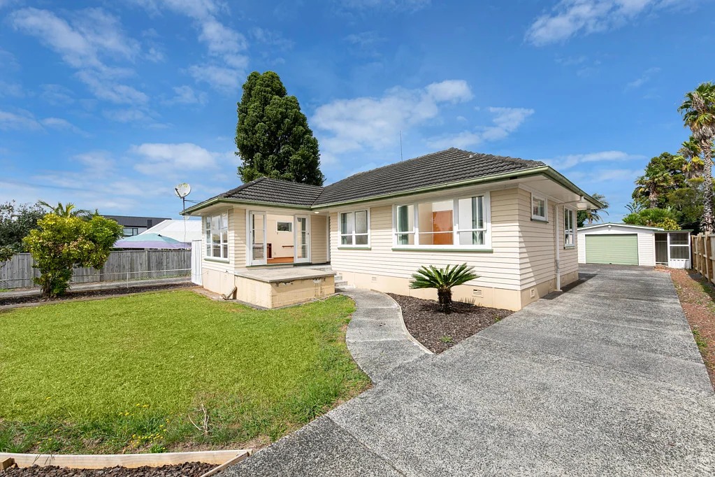 12 Montmere Avenue, Te Atatu Peninsula, Auckland City, Auckland