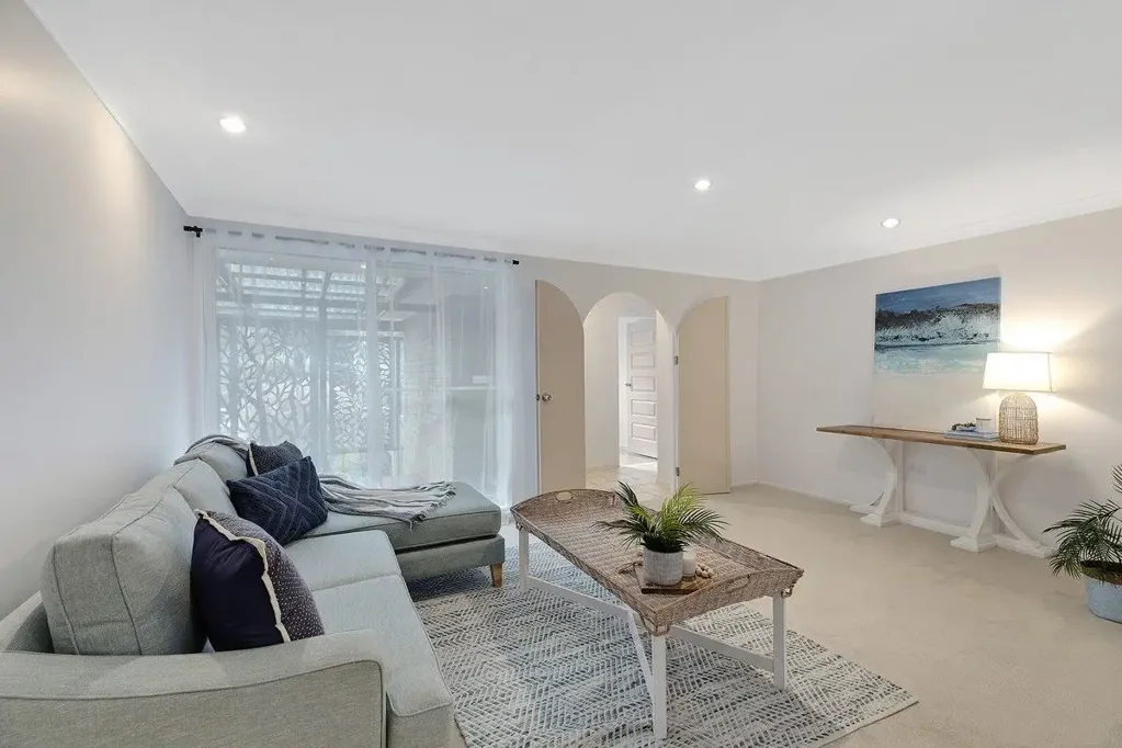 Large Home with Park-like Surrounds
