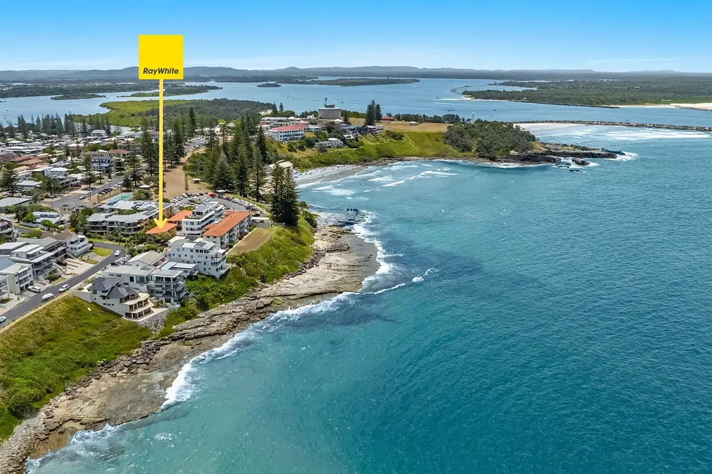 BESIDE THE SEASIDE - FURNISHED APARTMENT