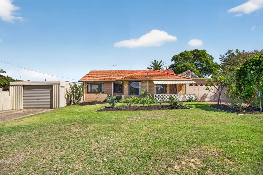 3 Robert Place, Calista, WA 6167