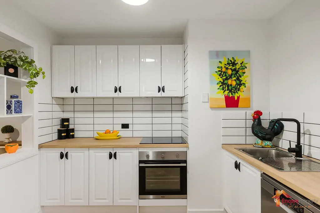 Orelia 2Moenga UNIT - FOR SALE - 2ND FLOOR - FULLY RENOVATED