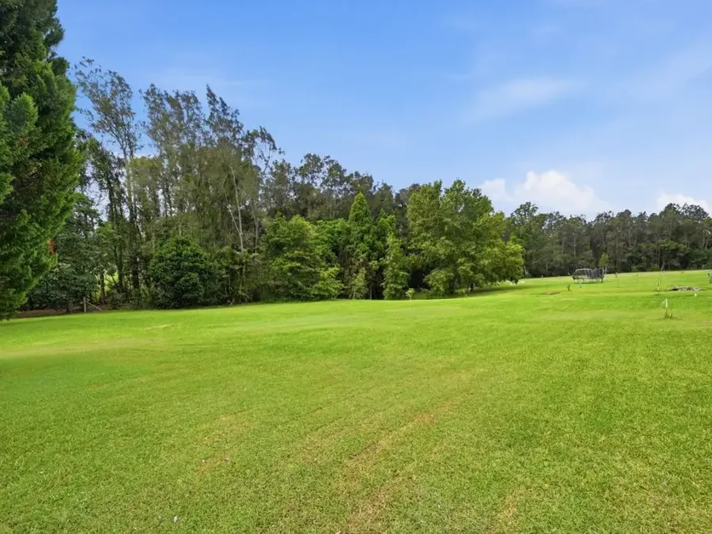 North Macksville  Land Yourself The Dream...