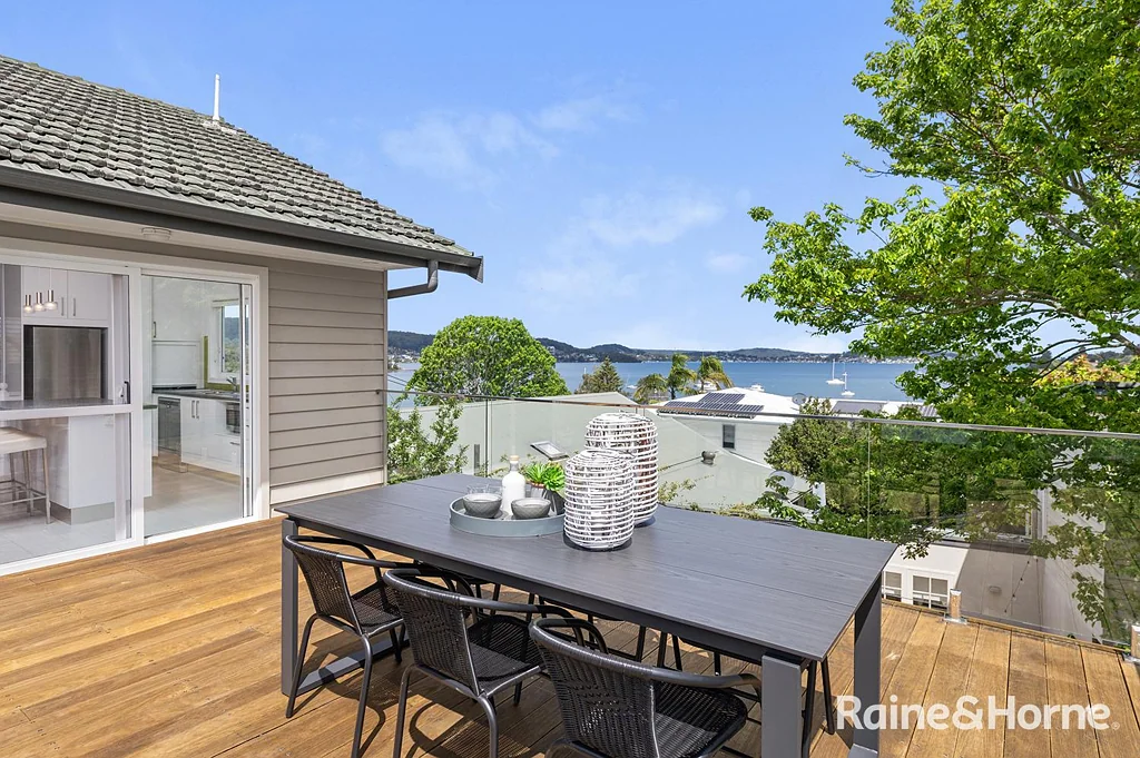 14 Frederick Street, Point Frederick, NSW 2250