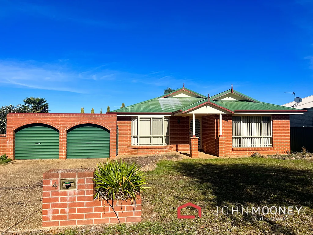 Charming 3-Bedroom House Near South City Shopping Center