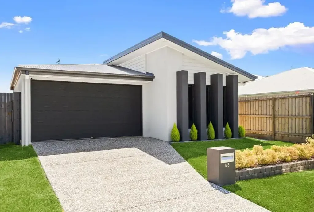 Palmview 4Zimmer Coming Soon! Modern Love: Stylish, Comfortable, Lock-and-Leave Living
