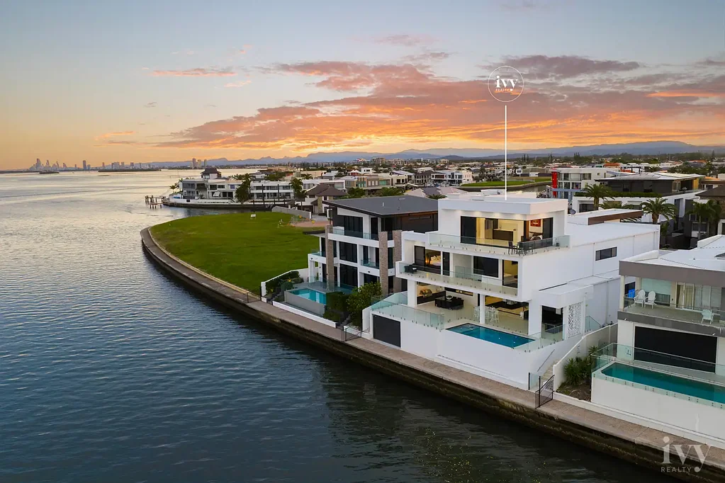 Paradise Point 5Habitaciones No-Expense-Spared, Extraordinary Broadwater Entertainer