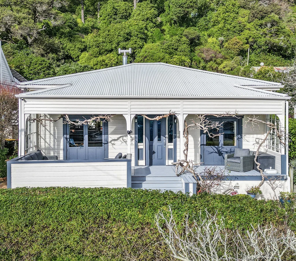16 Mahoe Street, Eastbourne, Lower Hutt, Wellington