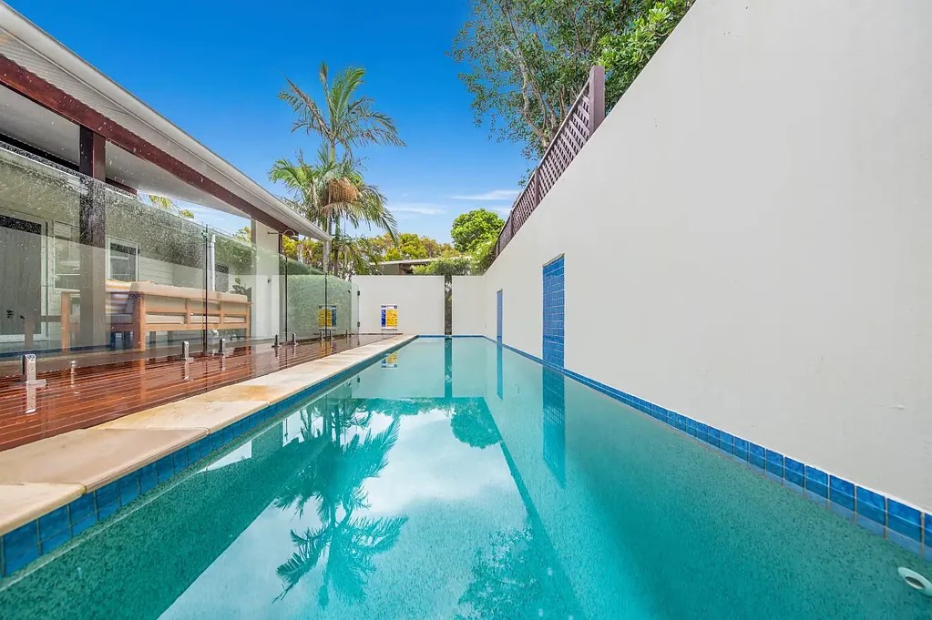 PET FRIENDLY SOUTH CASUARINA BEACH HOUSE - FULLY FURNISHED
