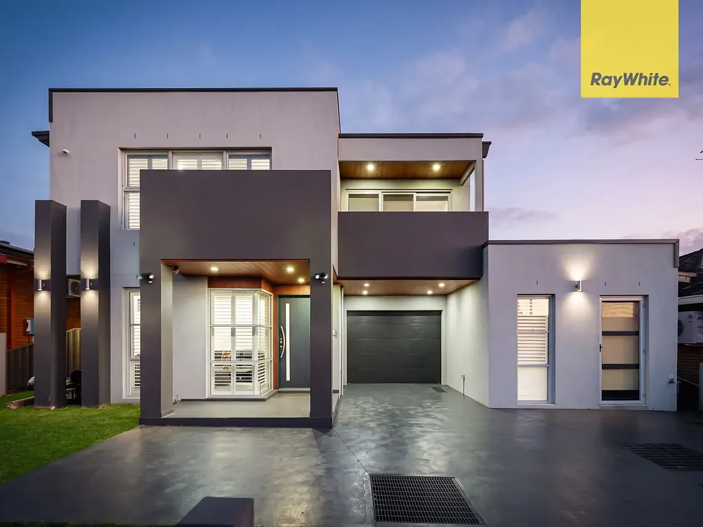 Parramatta 6Zimmer Contemporary Family Home with Self-Contained Granny Flat in a Peaceful Riverbank Setting