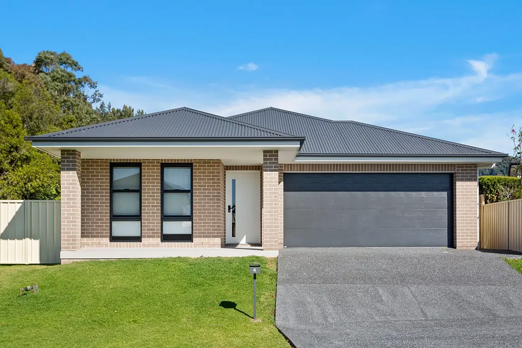 Immaculate Brand New Four Bedroom Home in a Desirable Quiet Street
