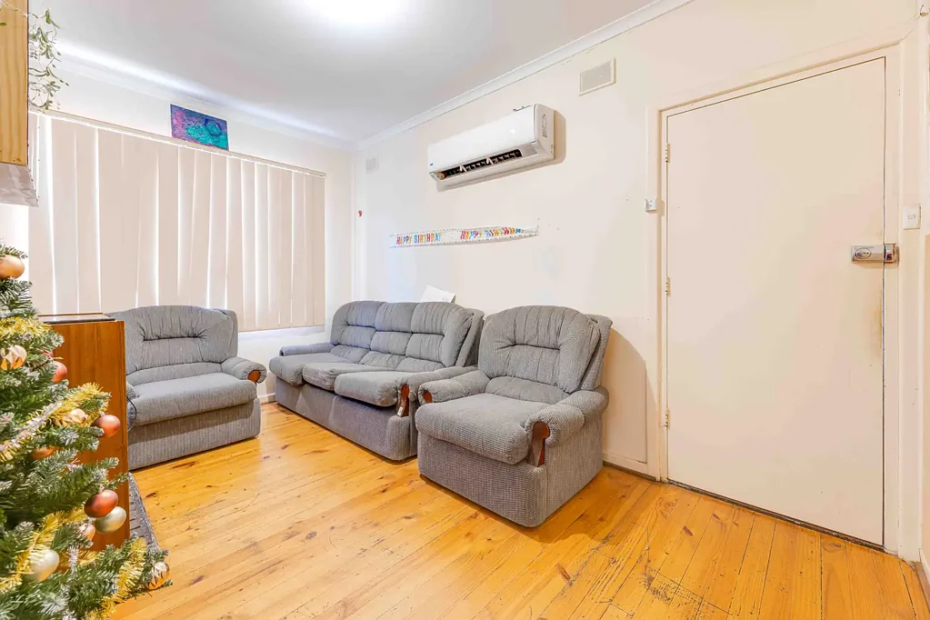 3 Bedroom home Opp: Park
