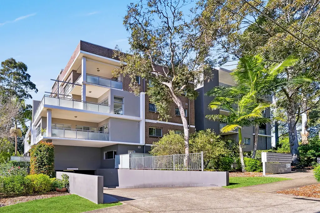 Warrawee 2침실 Contemporary Elegance with Ultimate Walk-to-Rail Convenience