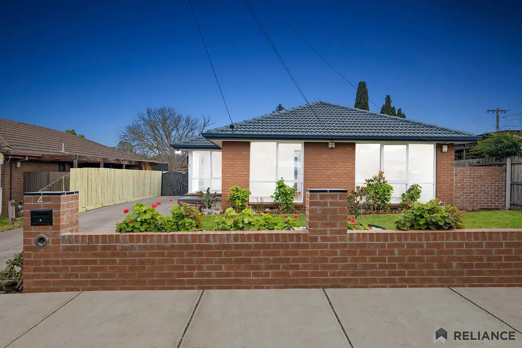 Melton South 3房 约 581 平方米翻新家庭住宅 – 拎包入住！ Renovated Family Home on Approx. 581sqm – Move Straight In!