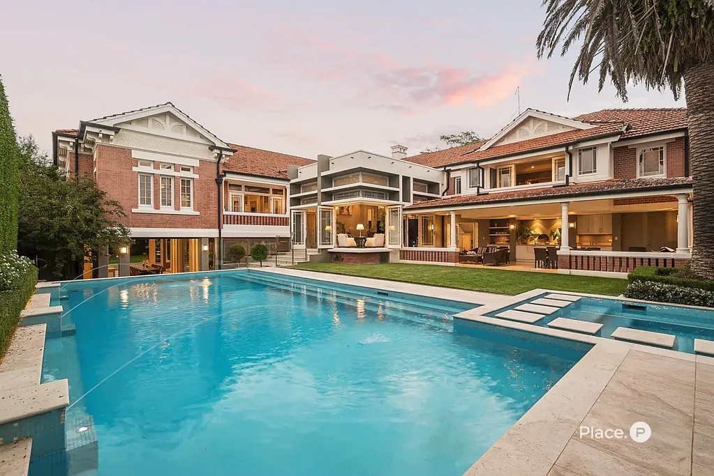 Ascot 6ห้องนอน Landmark Ascot Estate Offering the Height of Elegance and Luxury