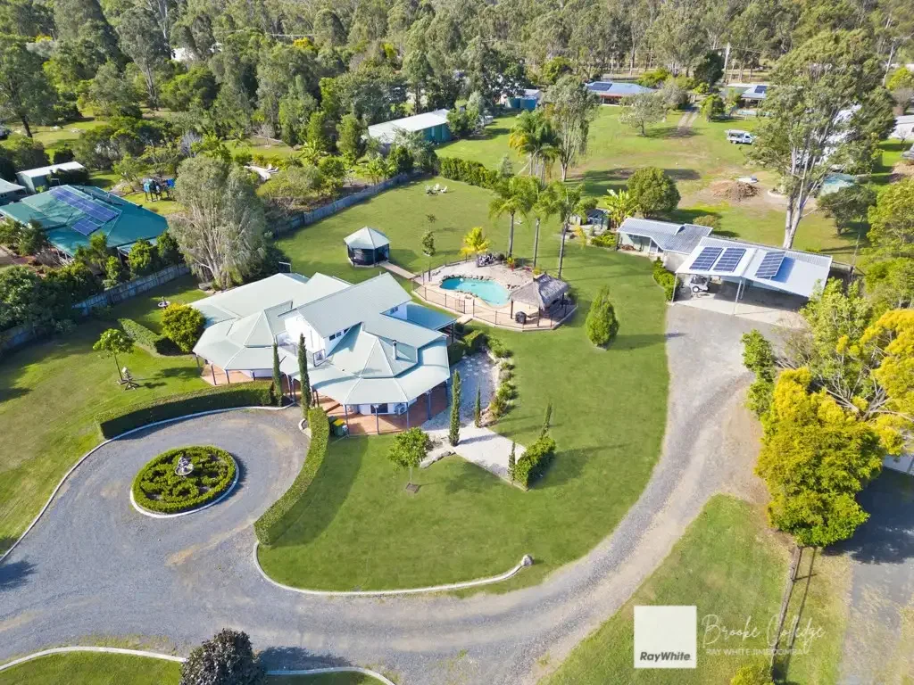 Cedar Grove 4બેડરૂમ A Home That Makes an Entrance - 4-10 Phillips Road, Cedar Grove