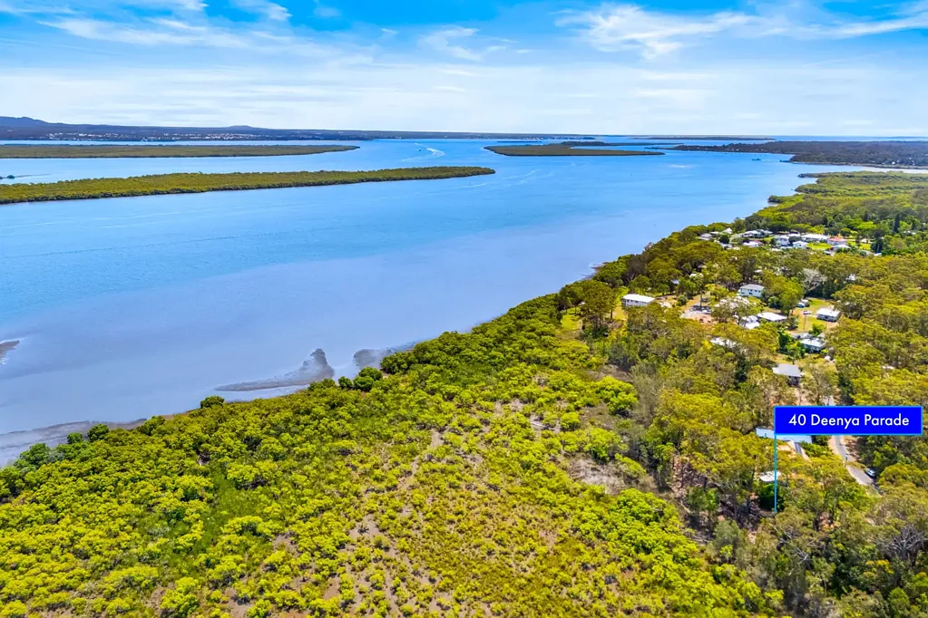 Russell Island 3Kwarto Waterfront Living with Endless Potential
