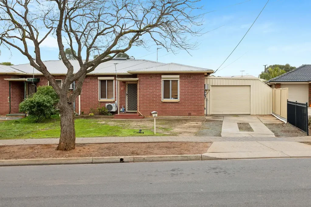 16 Small Crescent, Smithfield Plains, SA 5114