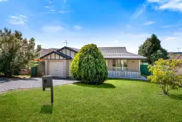 11 St Agnes Way, Blair Athol