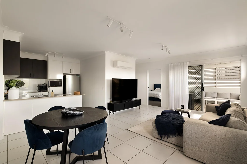 Nundah 2Phòng ngủ Top-Floor Apartment in the Heart of Nundah