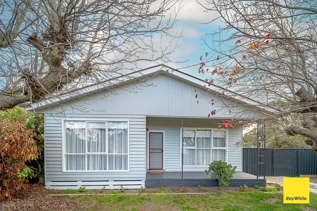 Time For A Change! - Living in a Convenient Golden Square Location