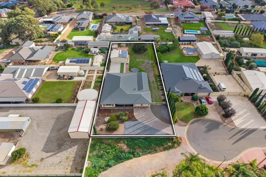 Angle Vale 4房  Exceptional Family Living on a Spacious 2,016sqm Allotment!