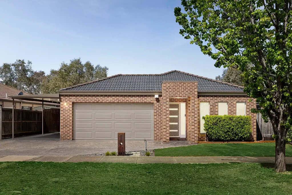 11 Desert Gum Way, Brookfield, VIC 3338
