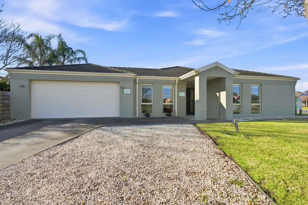 Traralgon 4房  Spacious Family Living in Franklin Park