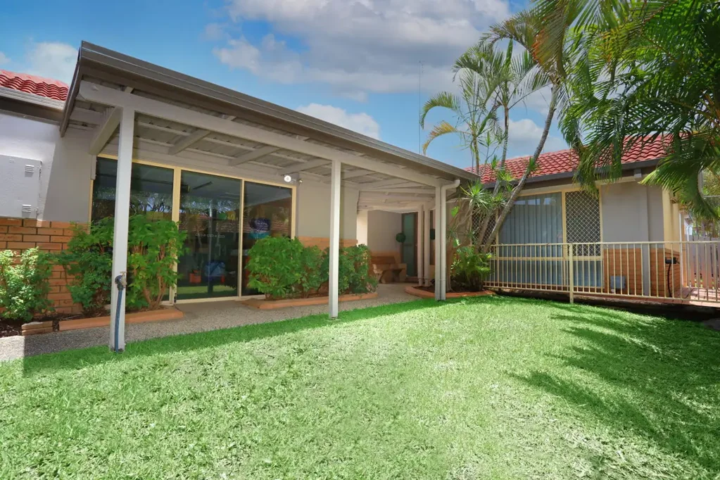 Charming Parkwood Home Close To The M1