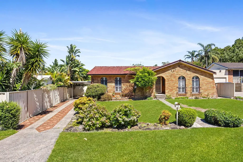 3 Elkhorn Close, Wyoming, NSW 2250