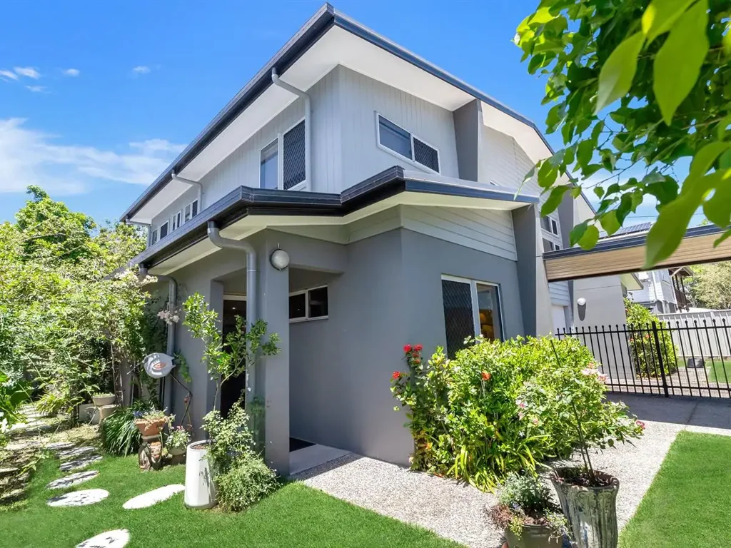 Manoora 4Kwarto "Perfect FIFO base",  10 Minutes to Cairns Airport"