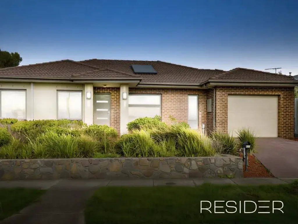 A neat, sunlit home perfect for families seeking space, style and simplicity!!