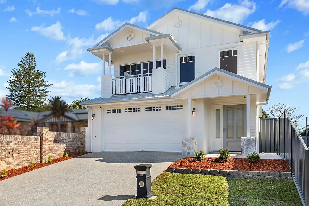 Cleveland 4chambre Brand New Coastal-Inspired Family Home | Move-In Ready
