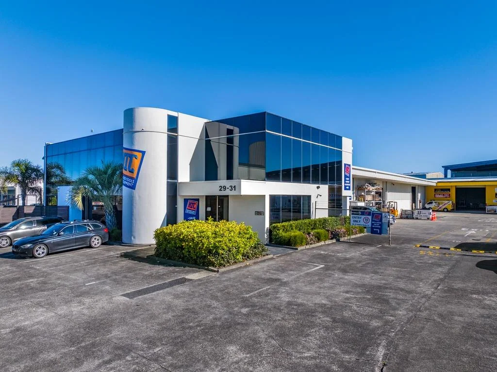 Mangere CBRE | Well Presented Office Suite in Mangere
