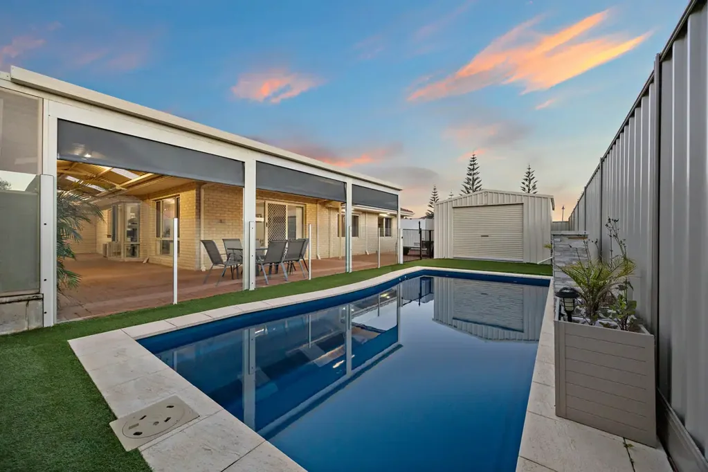 17 Bonaparte Drive, Secret Harbour, WA 6173