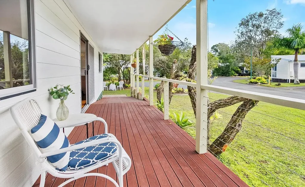 Tewantin 2침실 Freehold Living with Resort-Style Convenience in Tewantin - Walk to Noosa River & Village Shops
