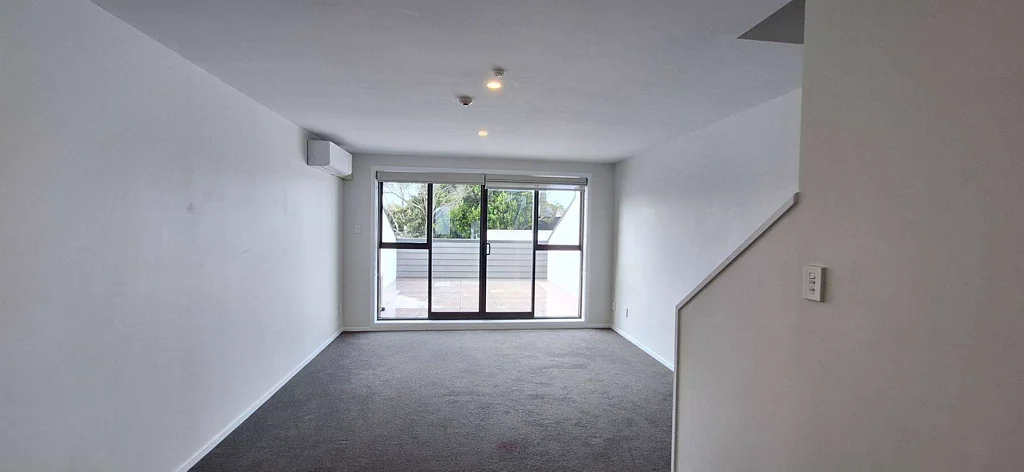 2-Bedroom Townhouse with Two Secure Car Parks