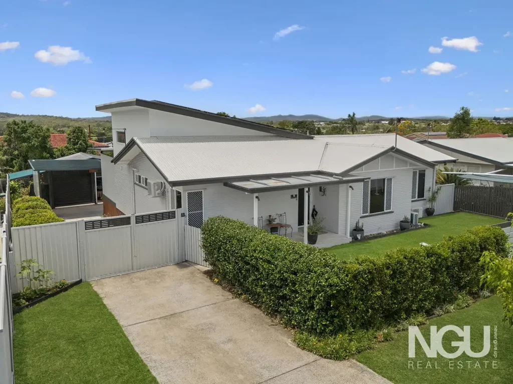 15 Blaxland Street, Eastern Heights, QLD 4305