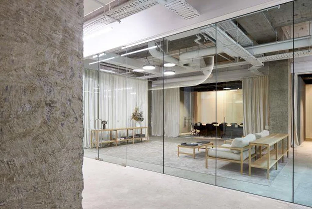 Auckland Central CBRE - Queen Street Minimalist