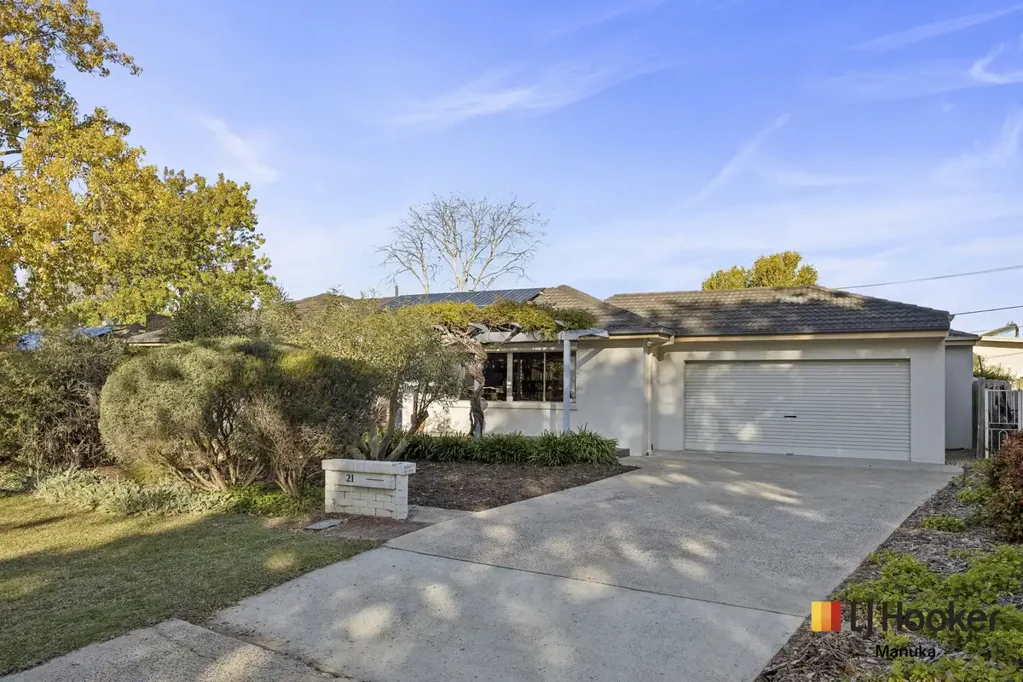 Curtin 4房  Charming Family Living with Space, Character & Exceptional Convenience in the He