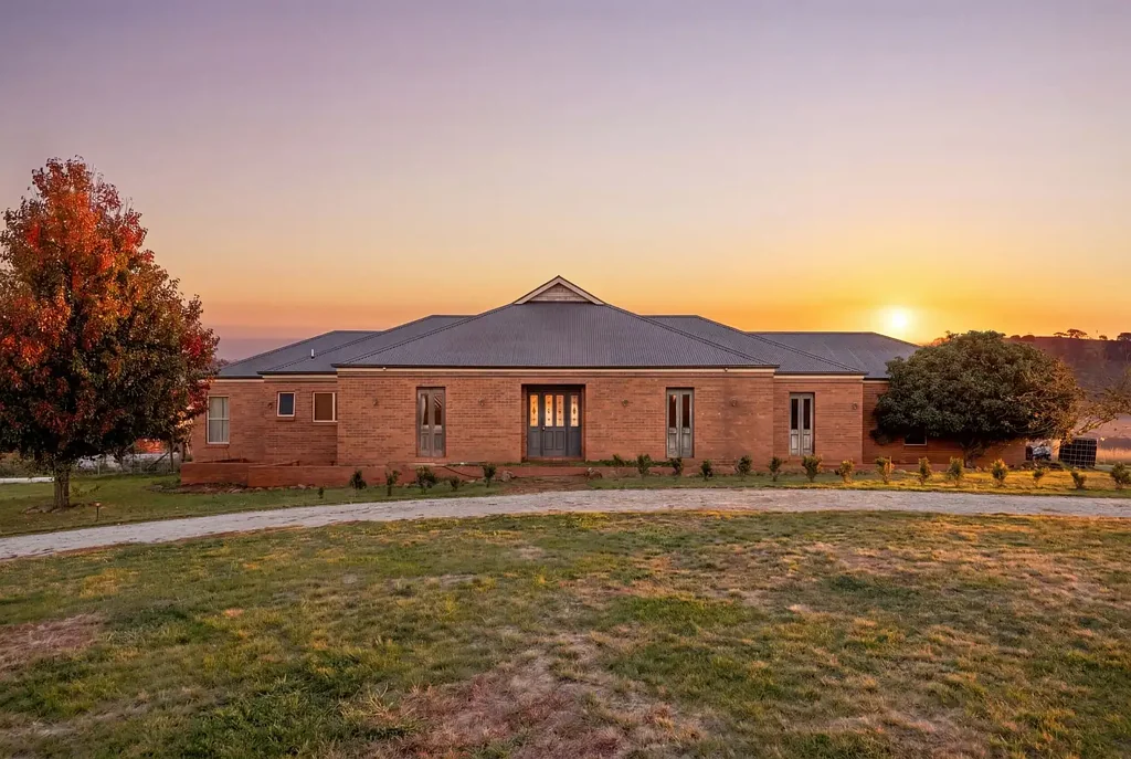 Wheeo  Expansive 34.49ha Lifestyle Property with Stunning Views