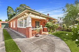 32 Lingwell Road, Hawthorn East