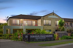 28/2 Forestview Way, Woonona