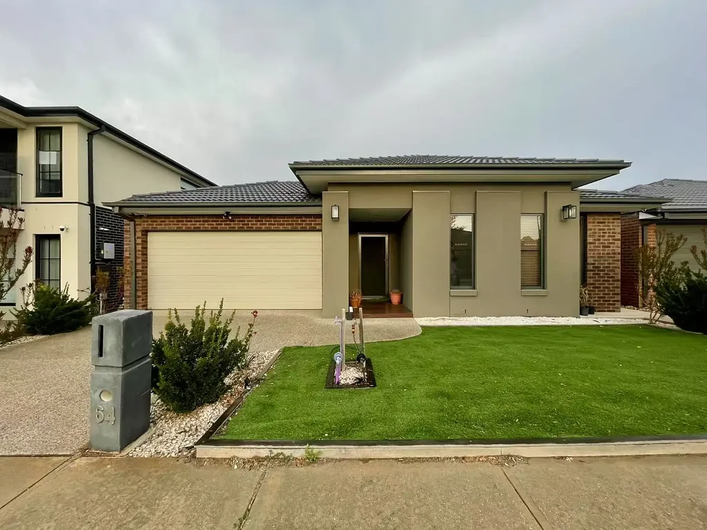 Stylish, Spacious, Sunlit and Solar System – Welcome to Your New Home!