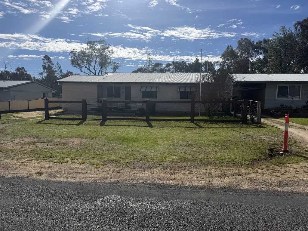 Gilgai 2房  Neat and Tidy Home - On a large 1011m2 block