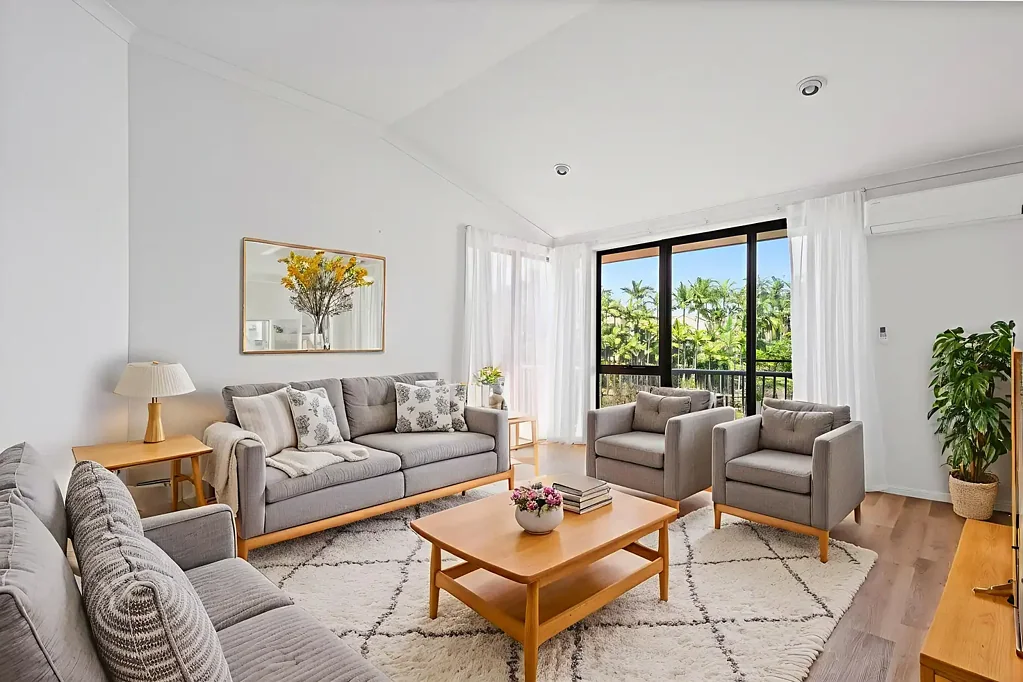 RHODE ISLAND ESTATE Three-Level Townhouse in a Secure Gated Community