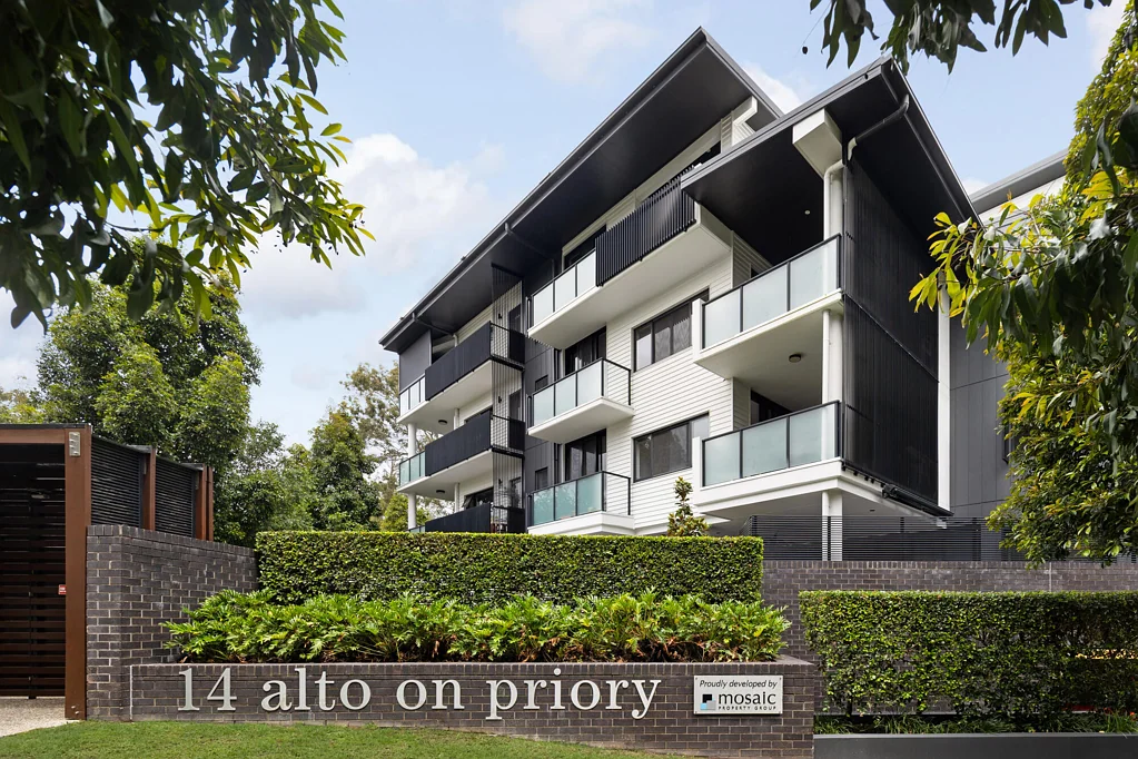 Indooroopilly 2房 宽敞空间、私密生活与完美东北朝向 Space, Privacy and a Perfect North-East Aspect