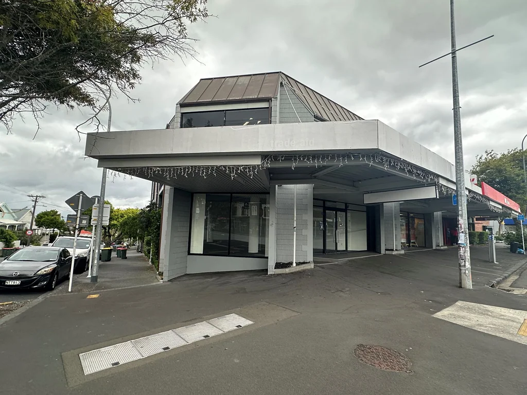 Ponsonby Premium Ponsonby Corner Profile