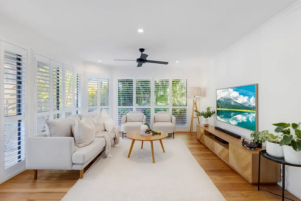 Albany Creek 4Kwarto Elegant Lowset Family Retreat with Pool, Entertaining Area & Side Access
