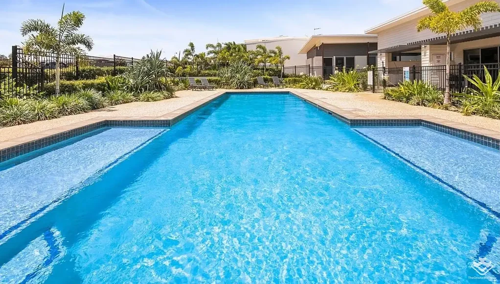 Single Level Villa 3-2-2, Perfect Lifestyle Near the Bay