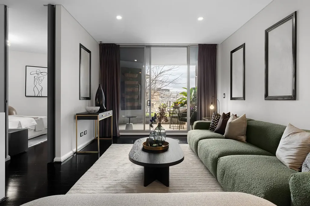 Sydney 1 Bedroom Stylish executive apartment in the King Street Wharf harbourside precinct